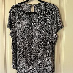 Liz Claiborne Black & White Paisley Keyhole Blouse